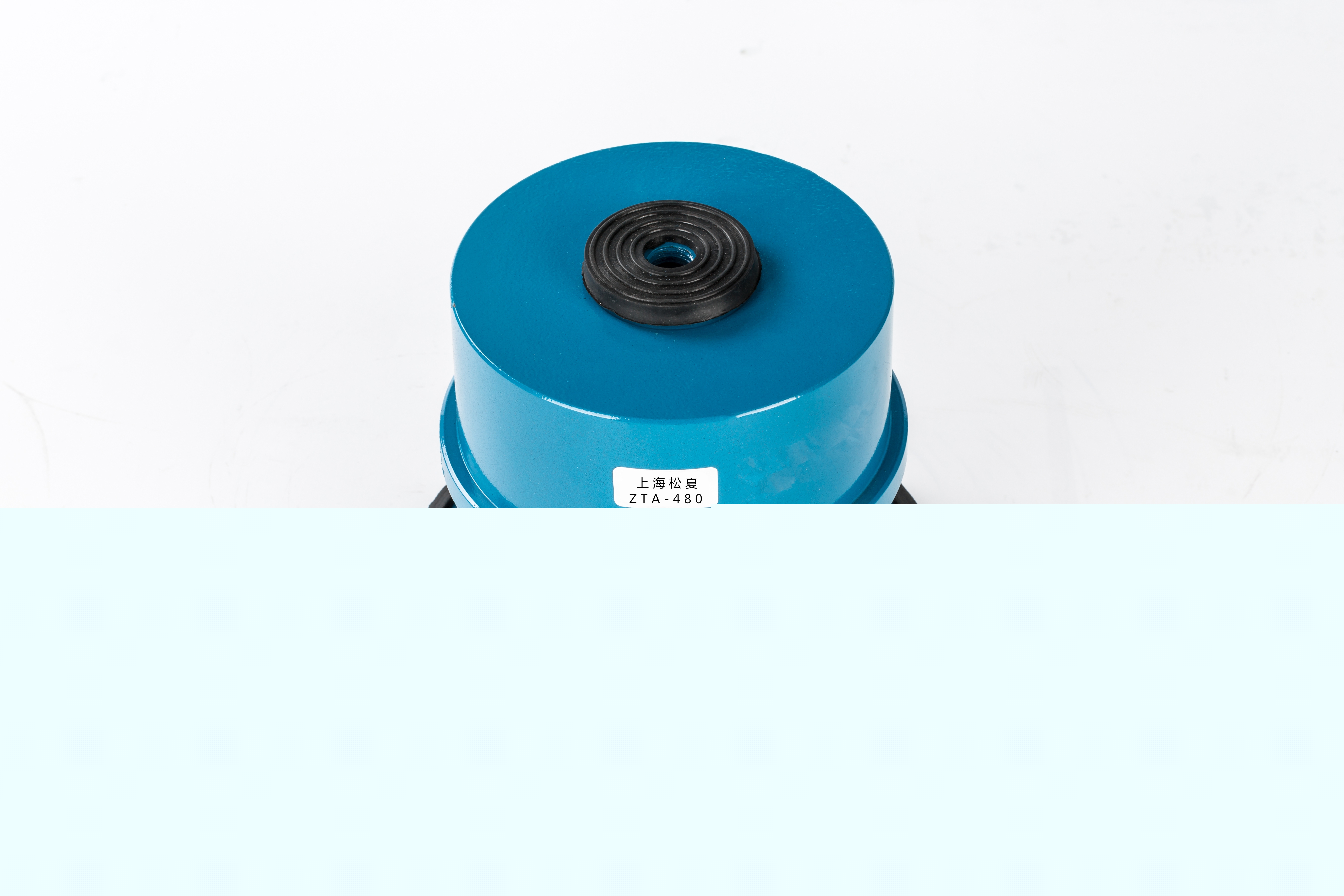 風(fēng)冷式工業(yè)冷水機(jī)安裝ZTA-320金屬減震器